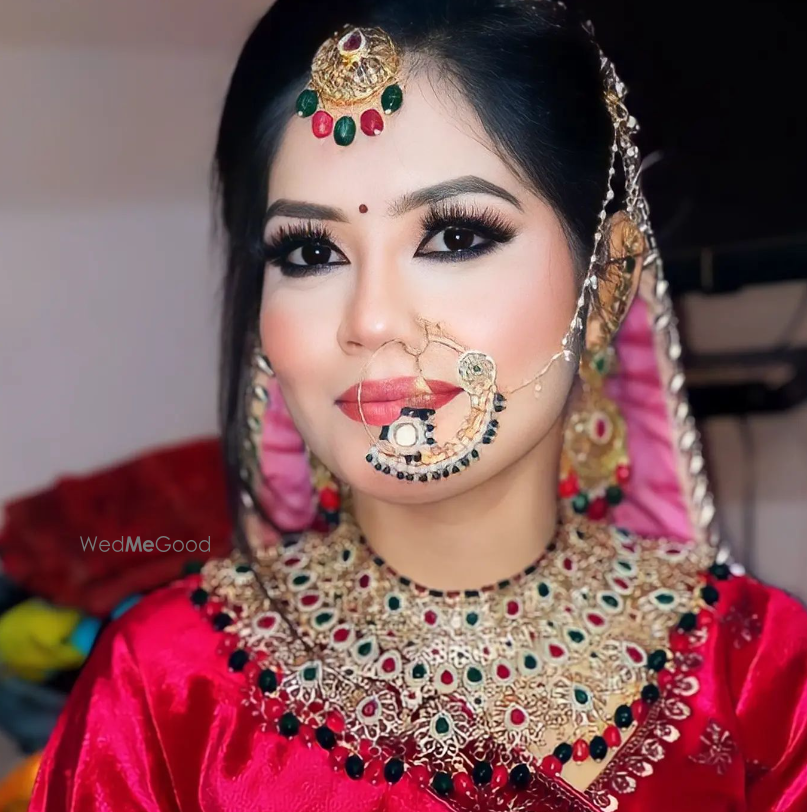 Urmi Singh Pro Makeup Artist