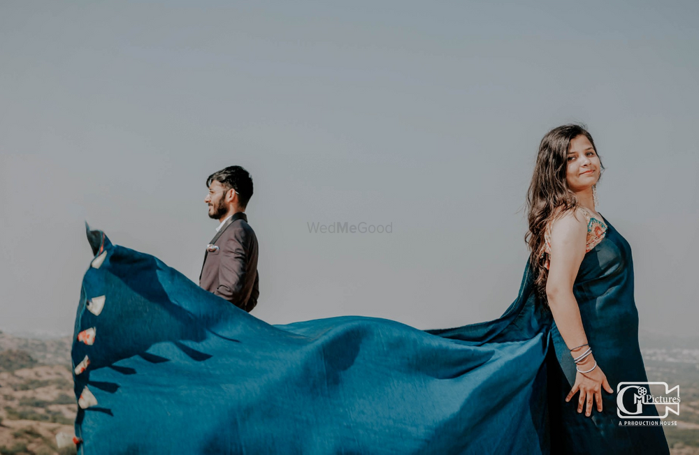 Graphic Motion Pictures - Pre Wedding Photography