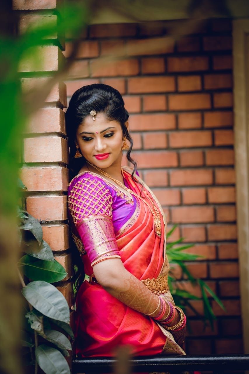 Photo By Shivani Dey - Bridal Makeup