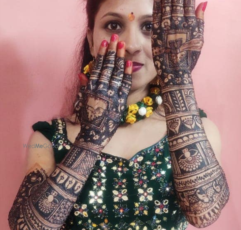 Shivangi Mehandi Designs