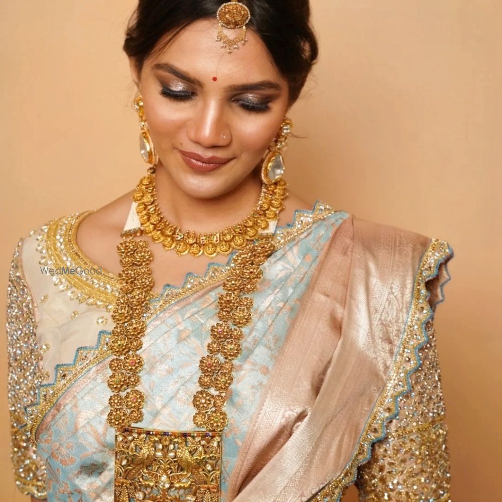 Photo By Aartha Makeovers by Dibya - Bridal Makeup Artists