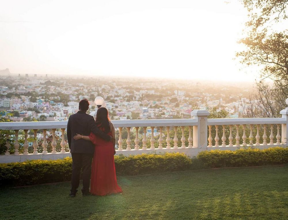 Photo By Lens Queen The Wedding Gallery - Photographers