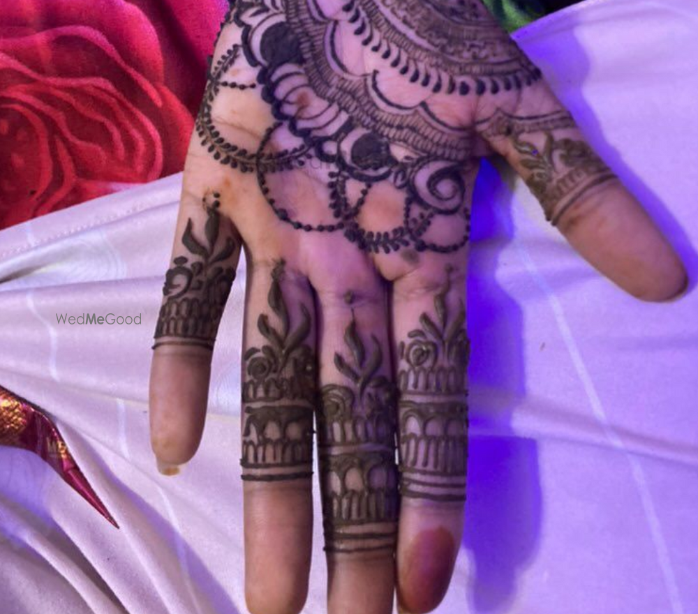 Aashi Mehndi