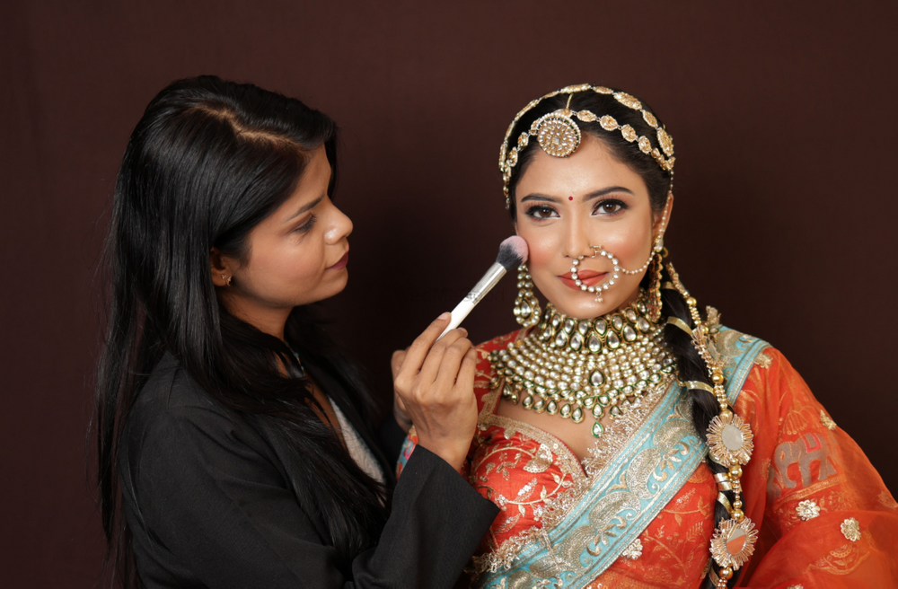 Sumeera Makeover and Unisex Salon by Shikha Chauhan