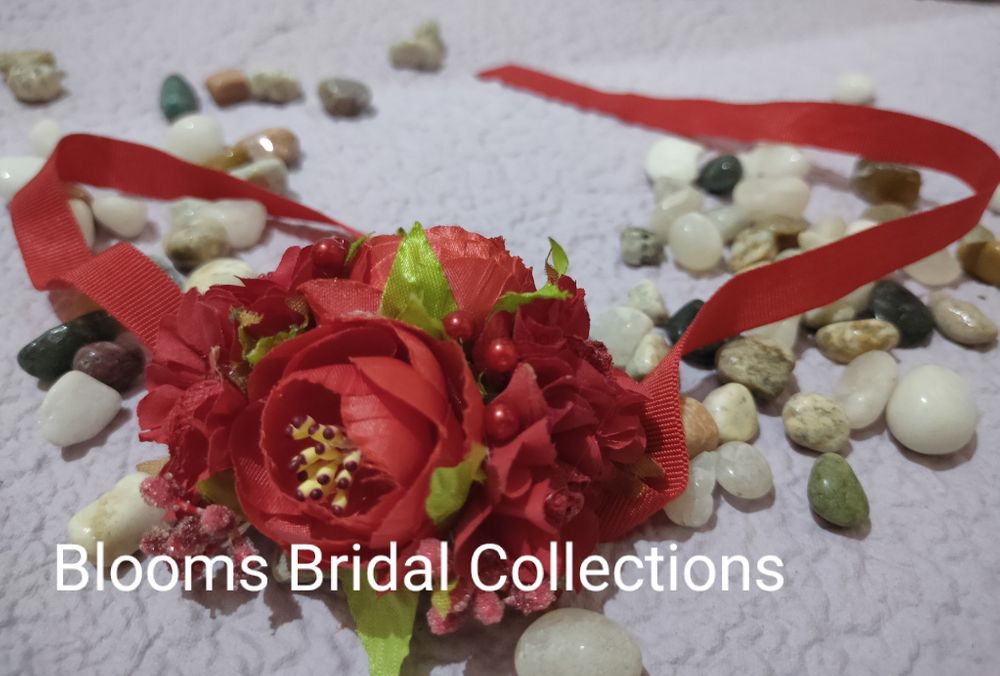 Photo By Blooms Bridal Collections - Trousseau Packers