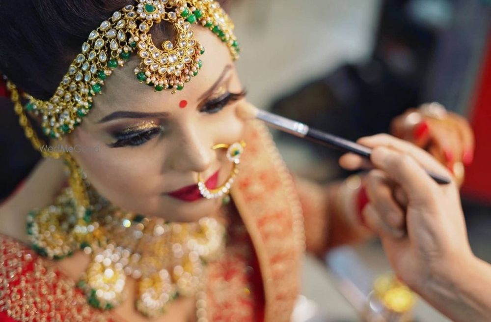 Photo By Makeovers by Priyanka - Bridal Makeup