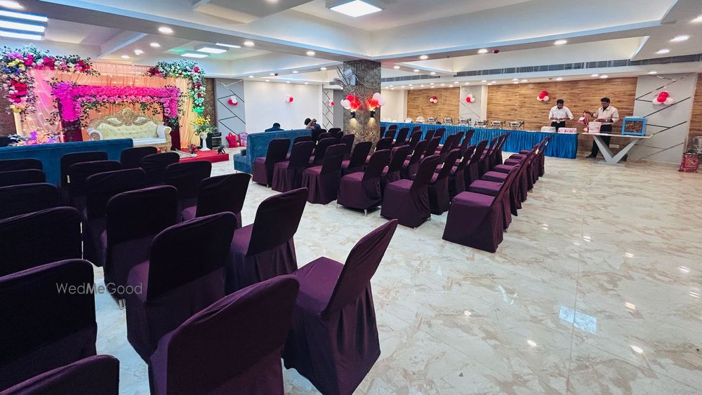 Hotel Dwarka Palace & 24 Carat Restaurant