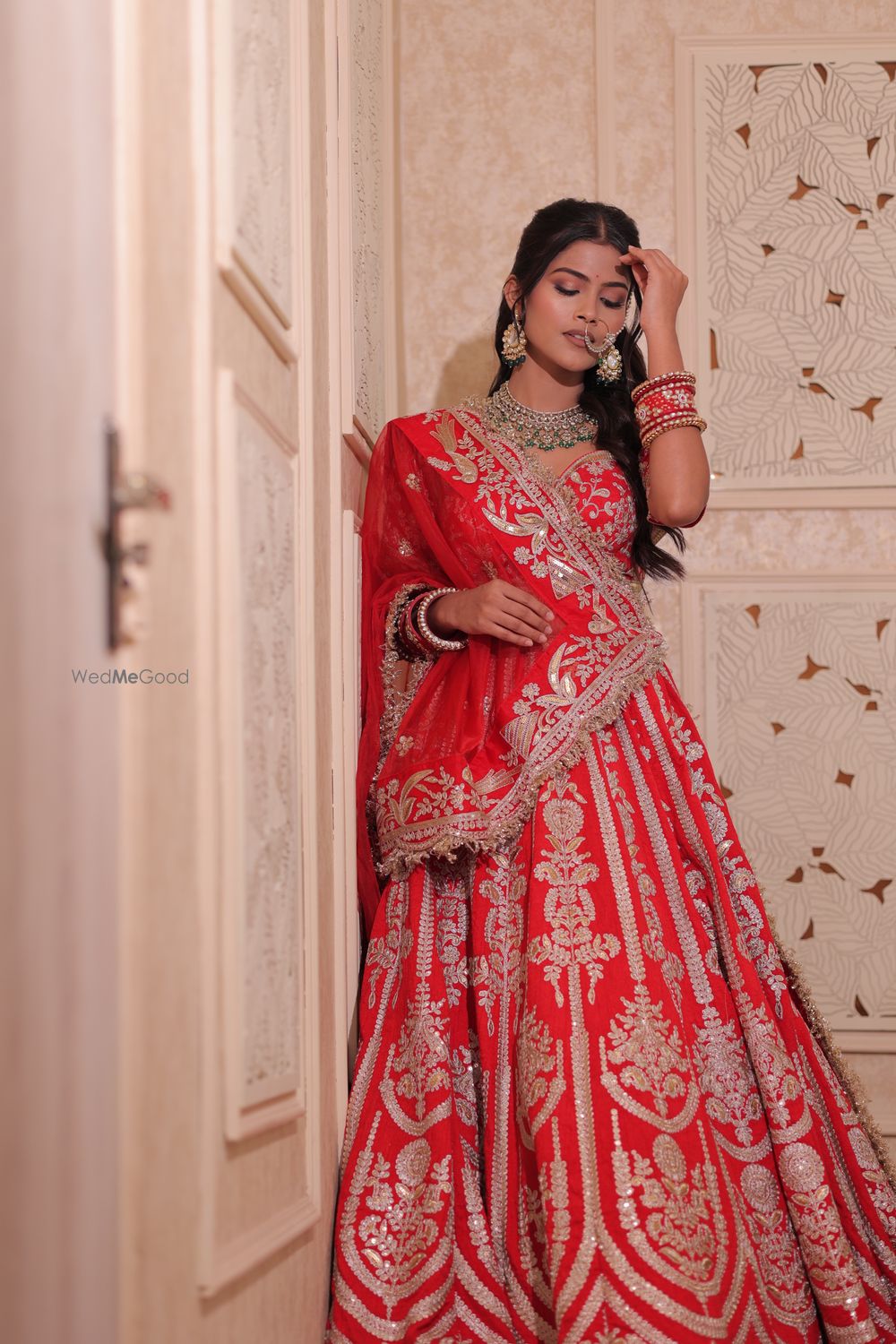 Photo By Anshika Shah Makeovers - Bridal Makeup