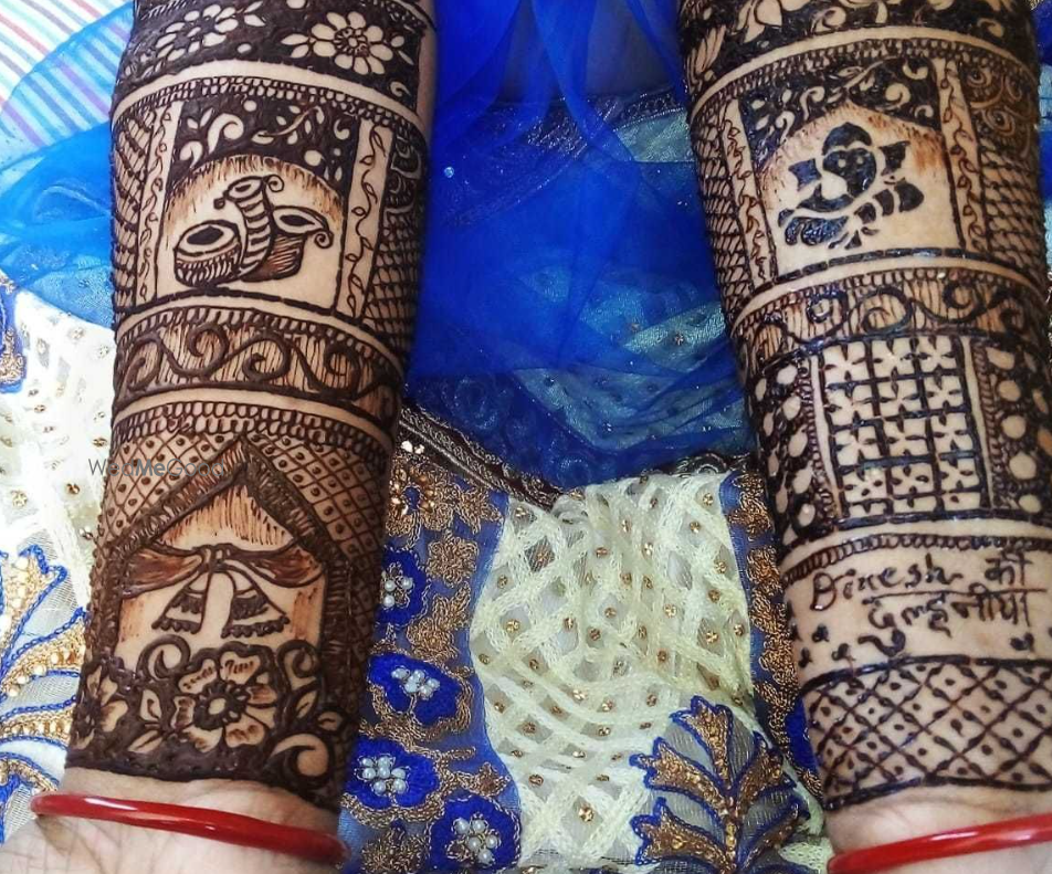 Dipsmita Mehendi Artist