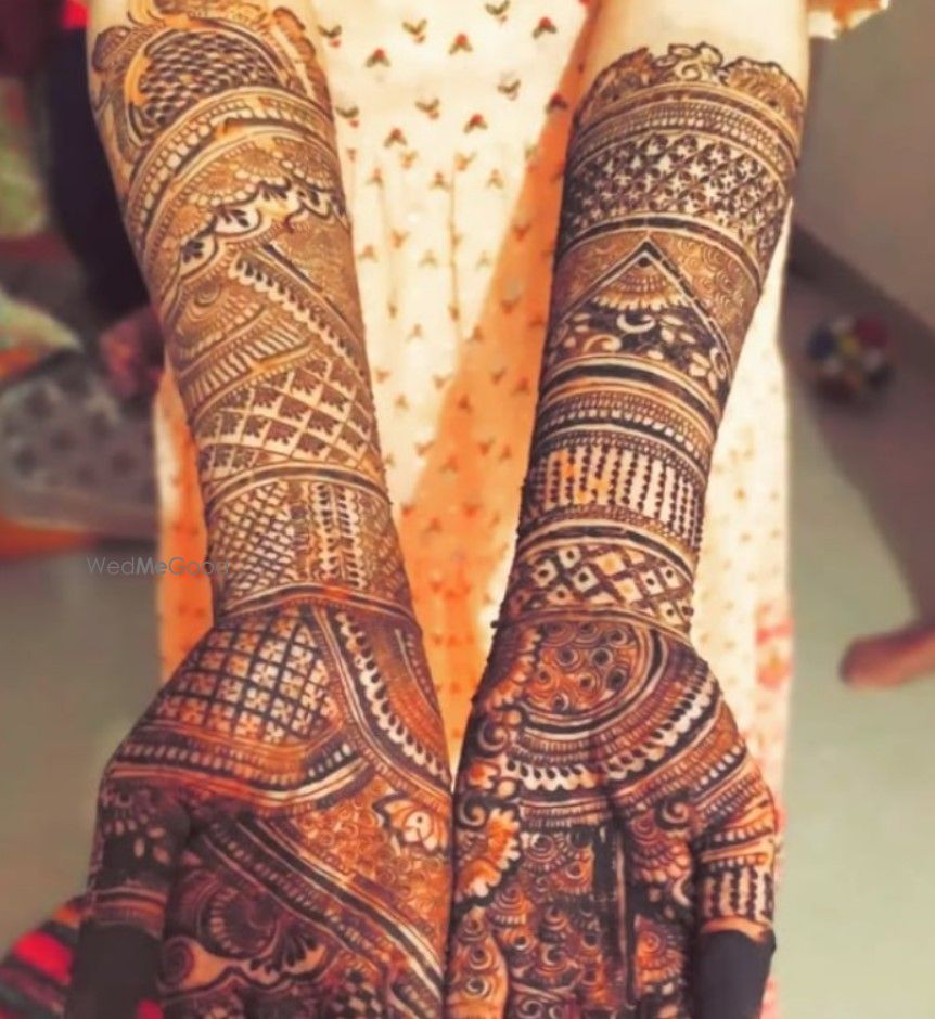 Lavanya Mehndi Artist