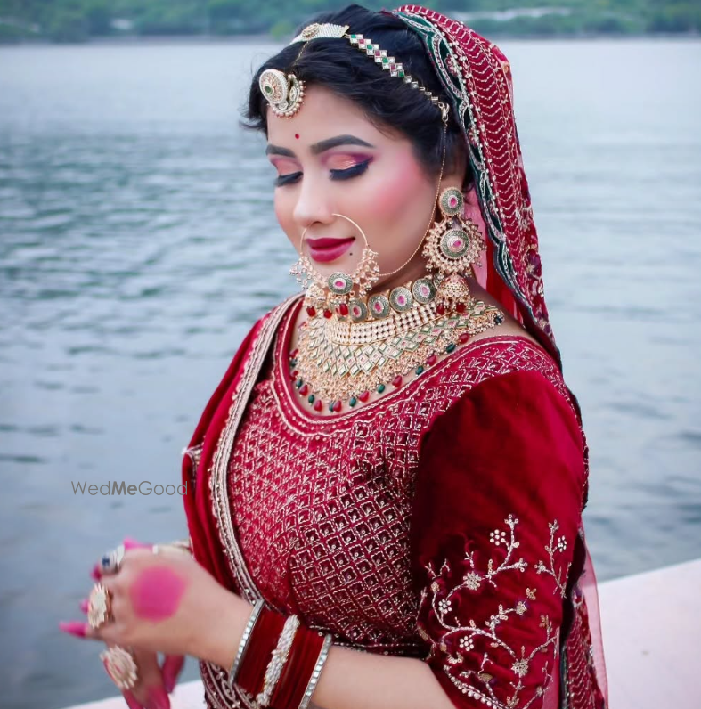 MUA Veena Tiwari