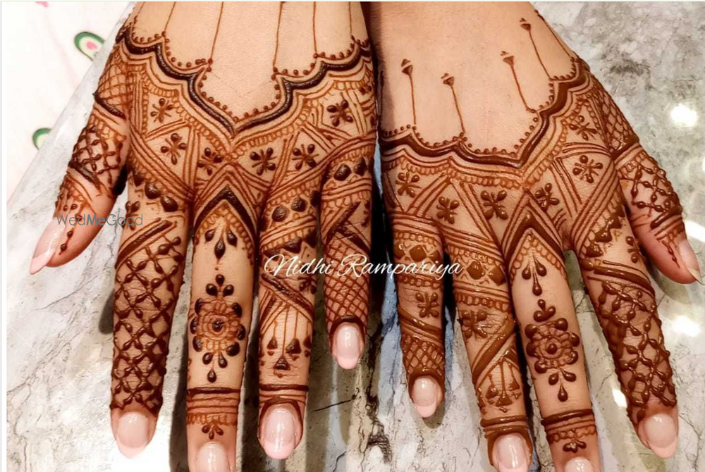 Nidhi Rampariya Mehendi Artist