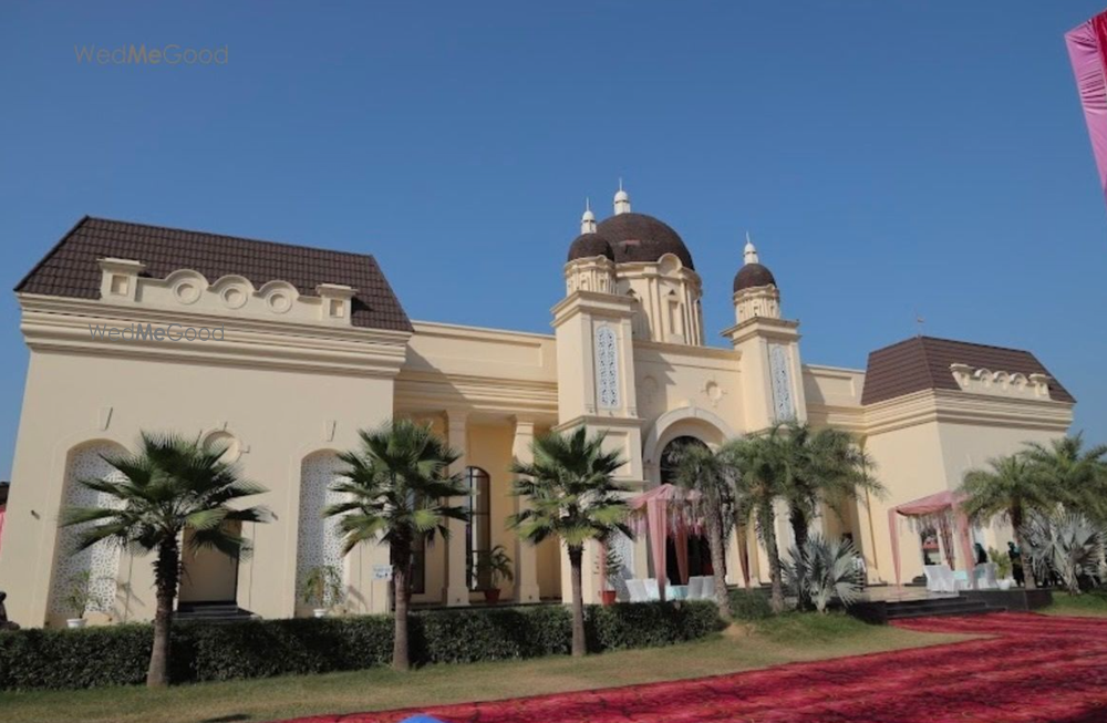 The Grand Manor Resort