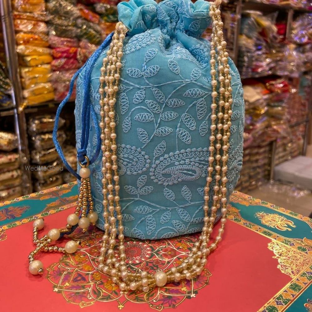 Photo By Elegance Wedding Wraps by Khushboo Jain - Favors