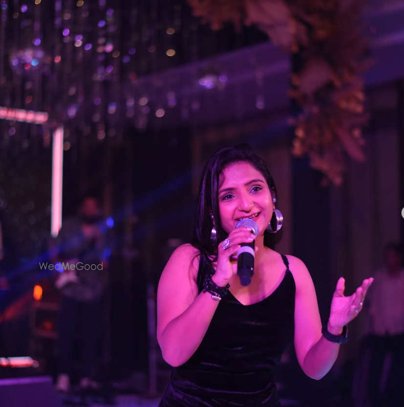 Shefali Chourasia Live