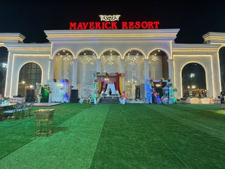 Maverick Resort