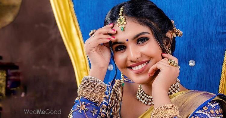 Aarthi Makeover Artistry