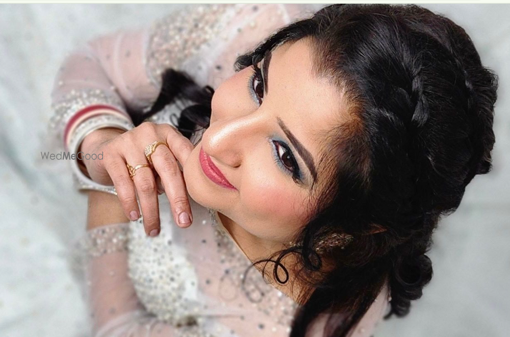 Sharan Kaler Artistry