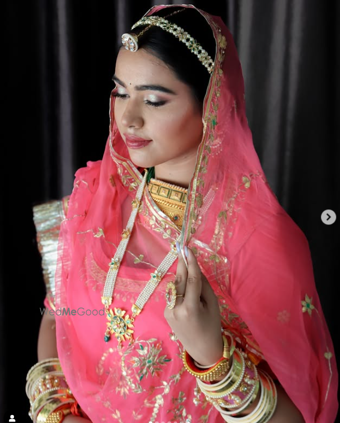 Photo By Divine by Himadri - Bridal Makeup