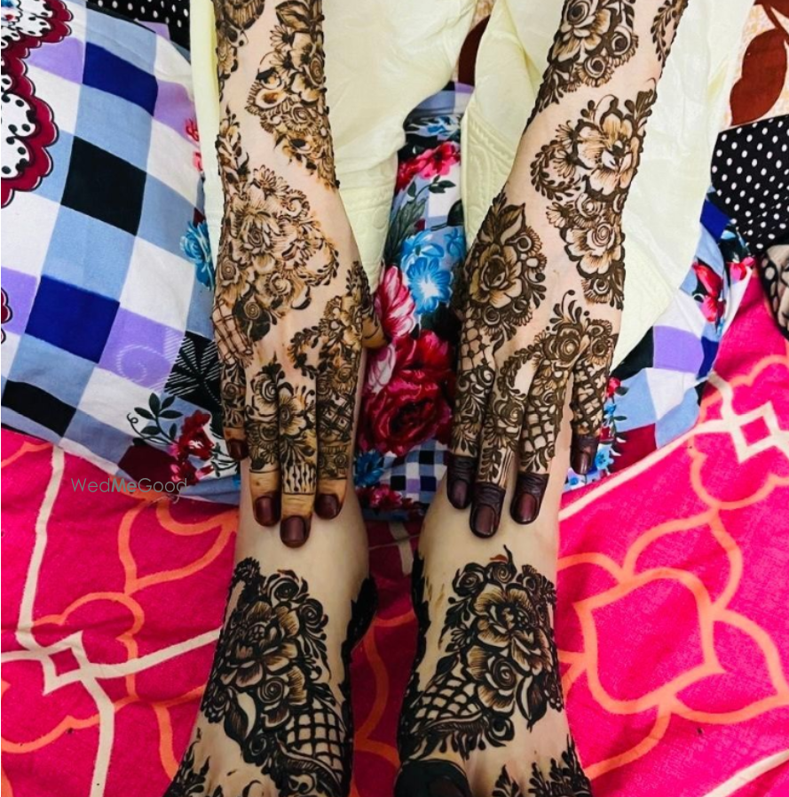 Kosar Mehndi Artist