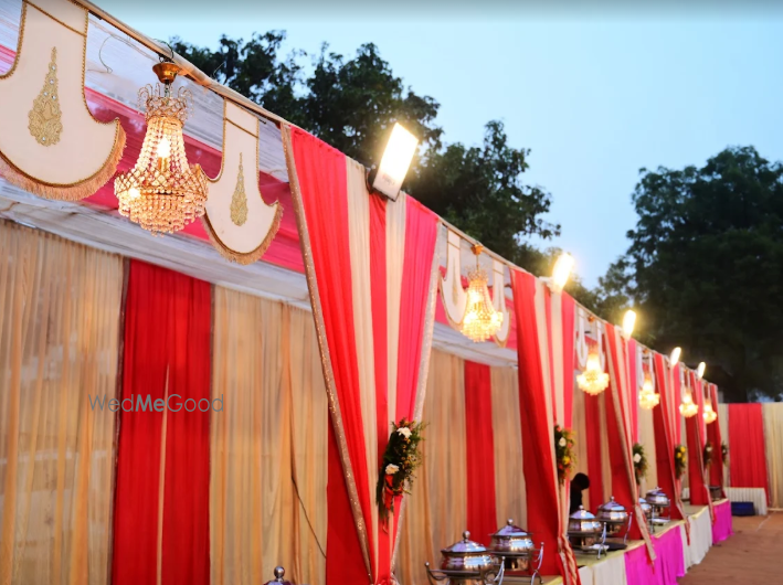 Shri Krishna Vila - Lawn in Pahariya Varanasi