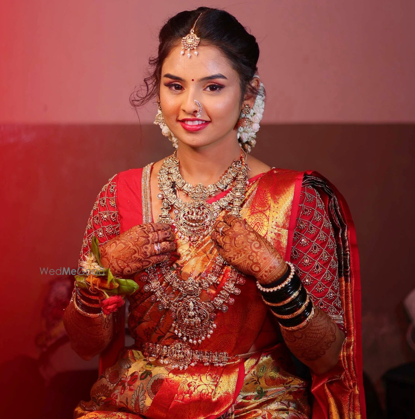 Monas Bridal Makeups