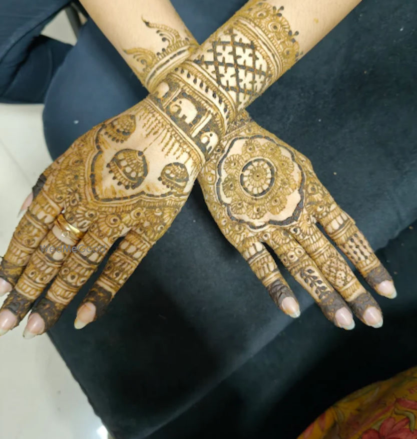 Priya Mehandi Artist