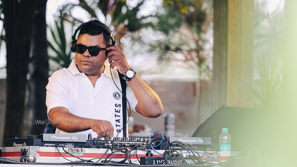 DJ Sandyav