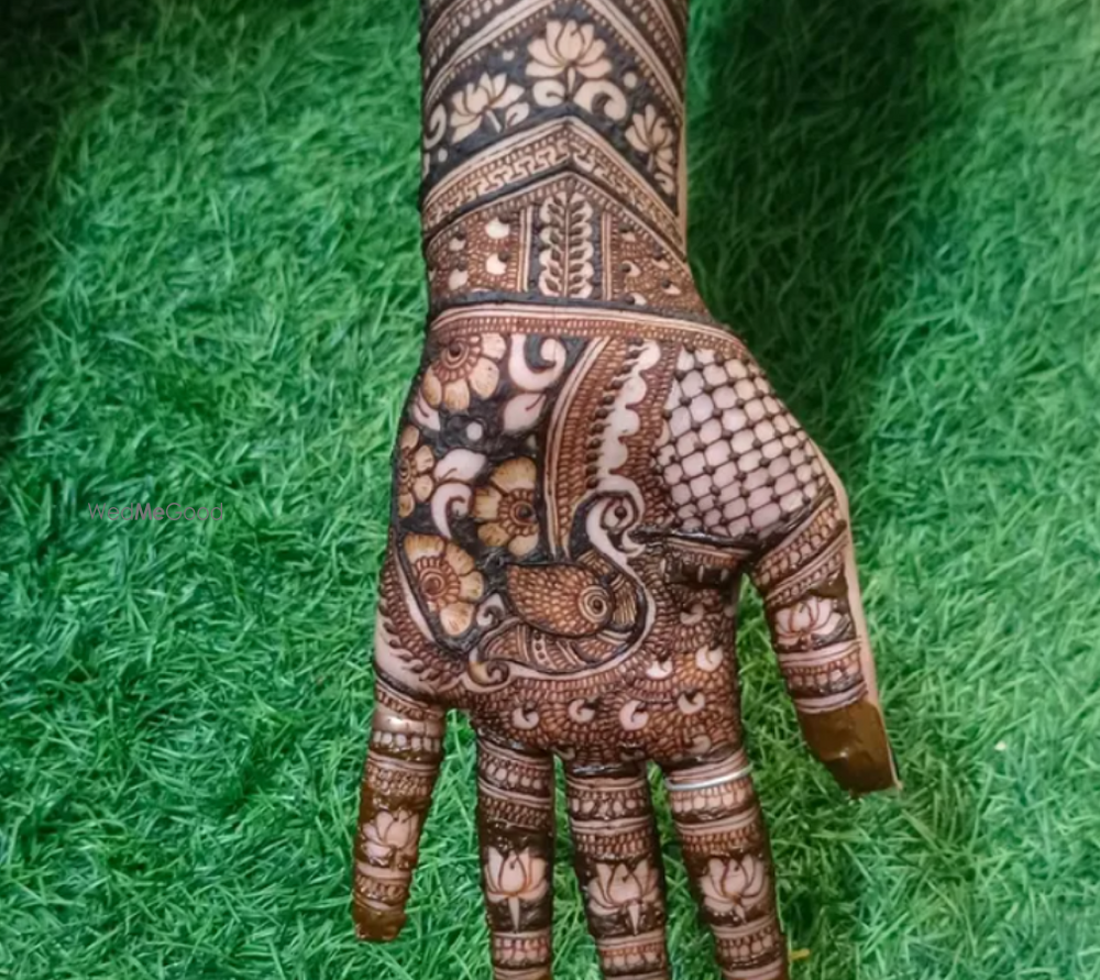 Pretty Petals Mehndi