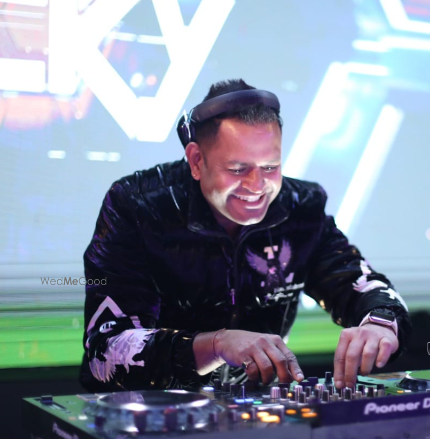 Dj Vicky Wisdom