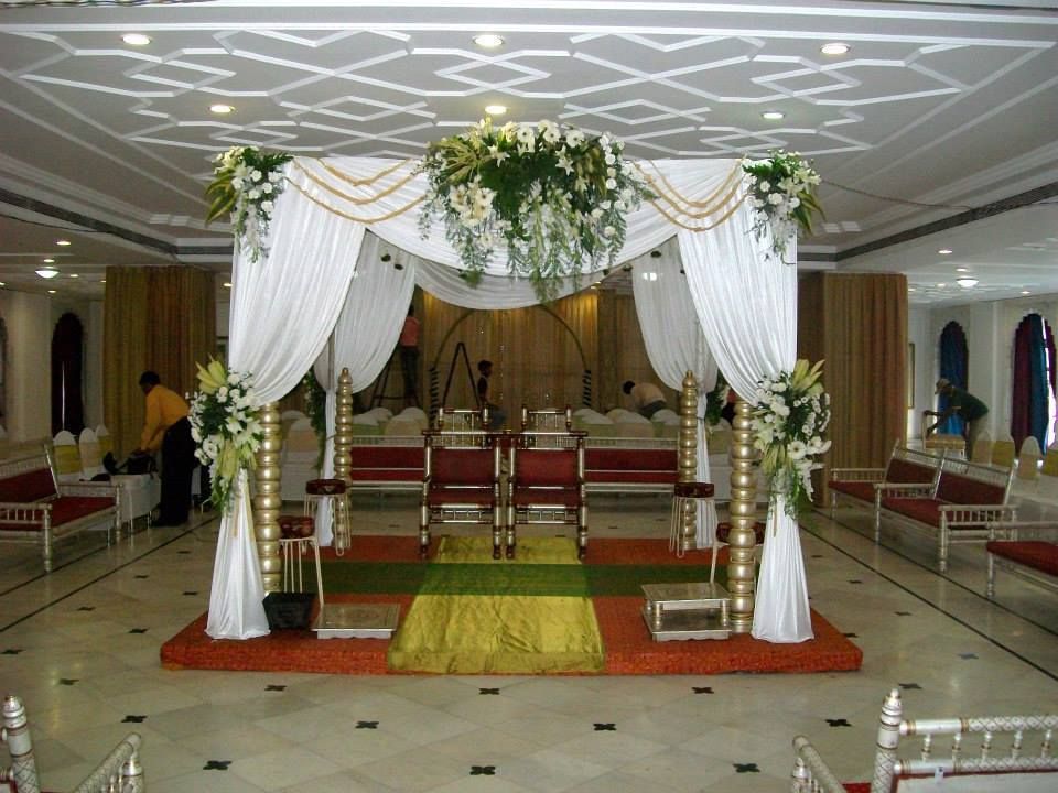Photo By Hiravati Banquet Hall at Santacruz - Venues