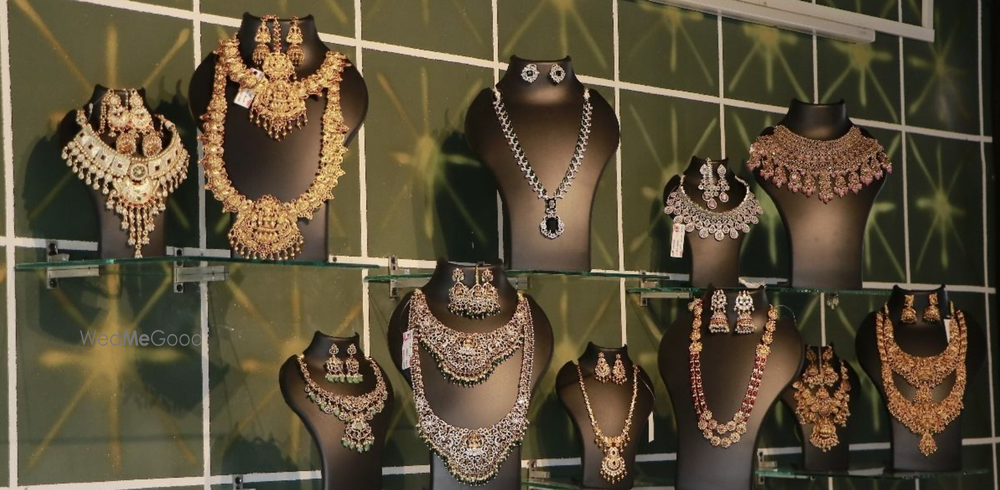 Photo By Aathnis Rental - Jewellery