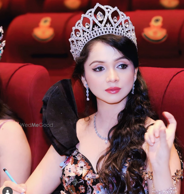 Sakshi Nanekar Artistry