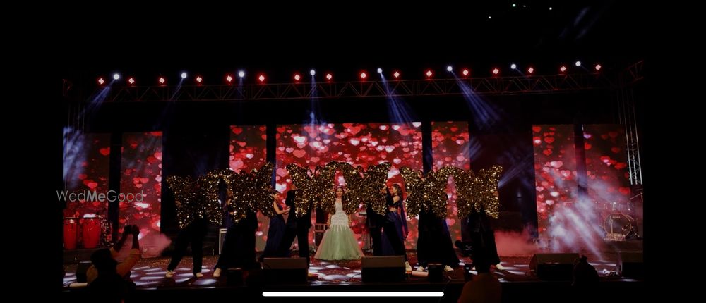 Photo By Sanket Moves and Moments - Sangeet Choreographer