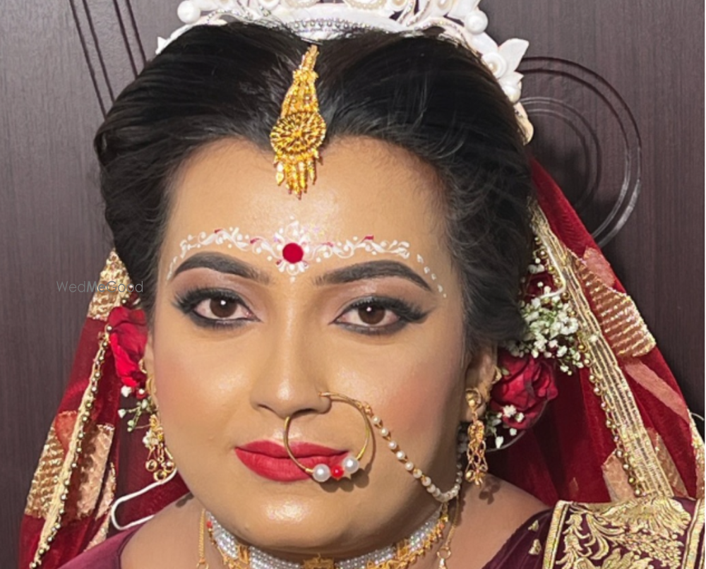 Monalisa'z Makeup Studio and Academy