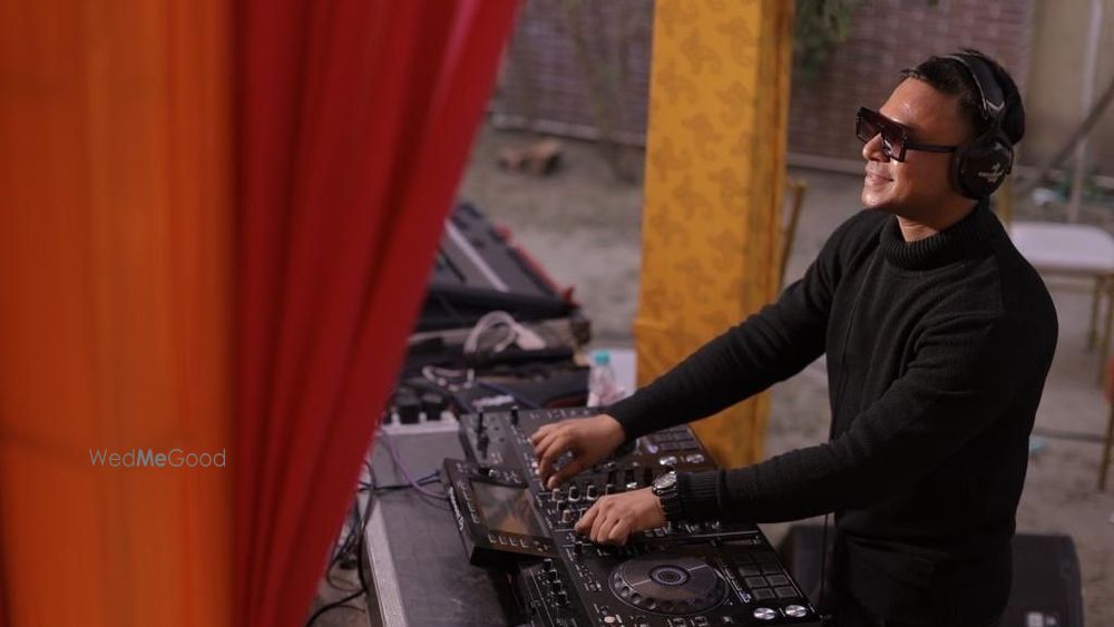 Dj Vishal Roy