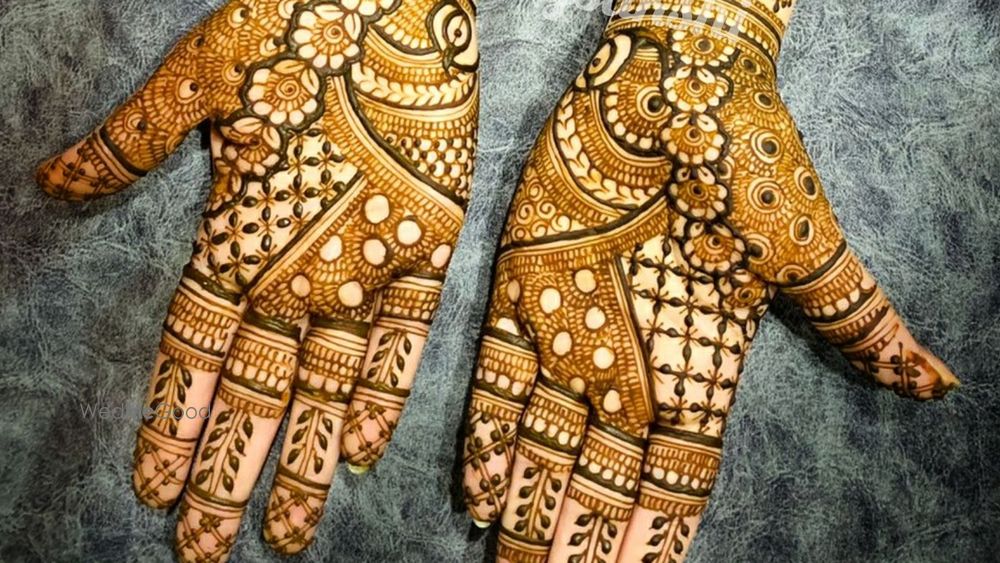 Sakshi's Mehendi Art