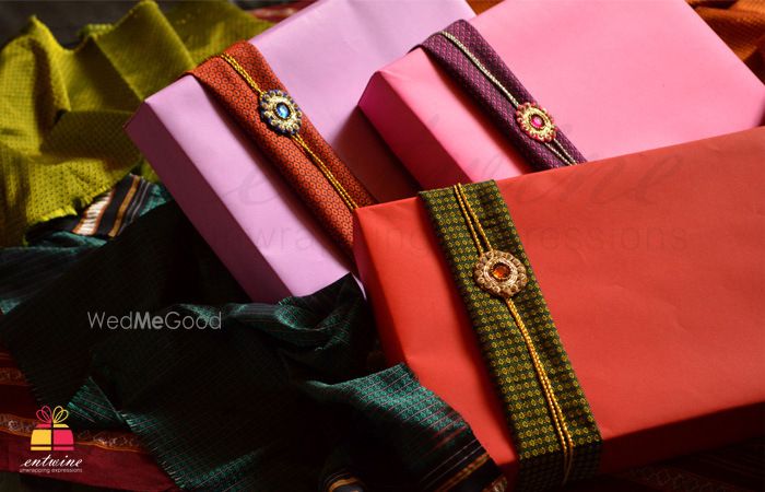 Photo By Entwine Unwrapping Expressions - Trousseau Packers