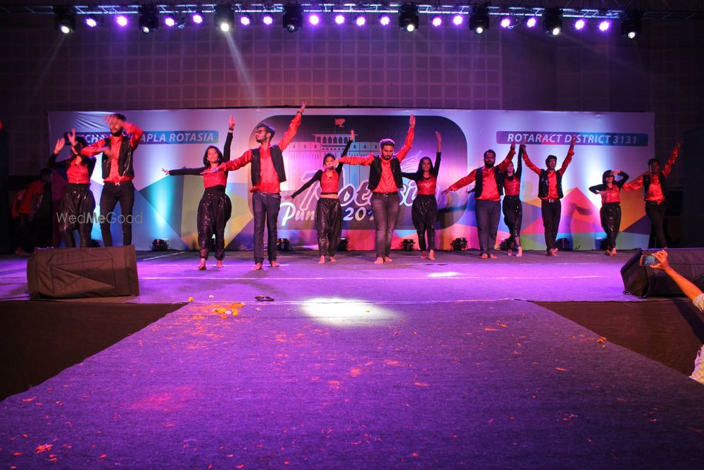 Photo By Razzle Dazzle Dance Zone RD Boyz - Sangeet Choreographer