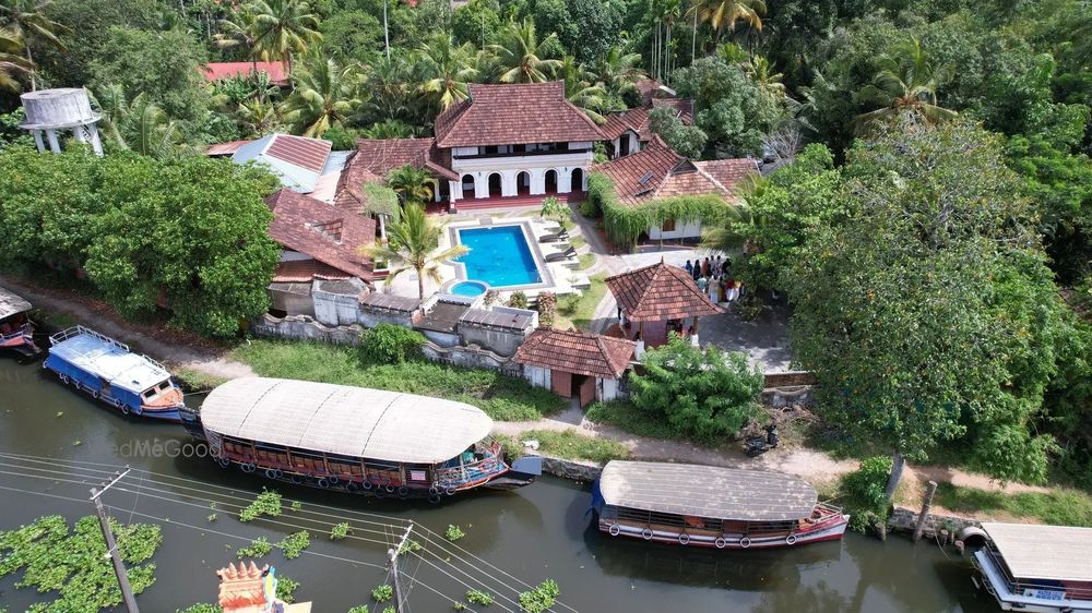 Kumarakom Tharavadu - Heritage Hotel