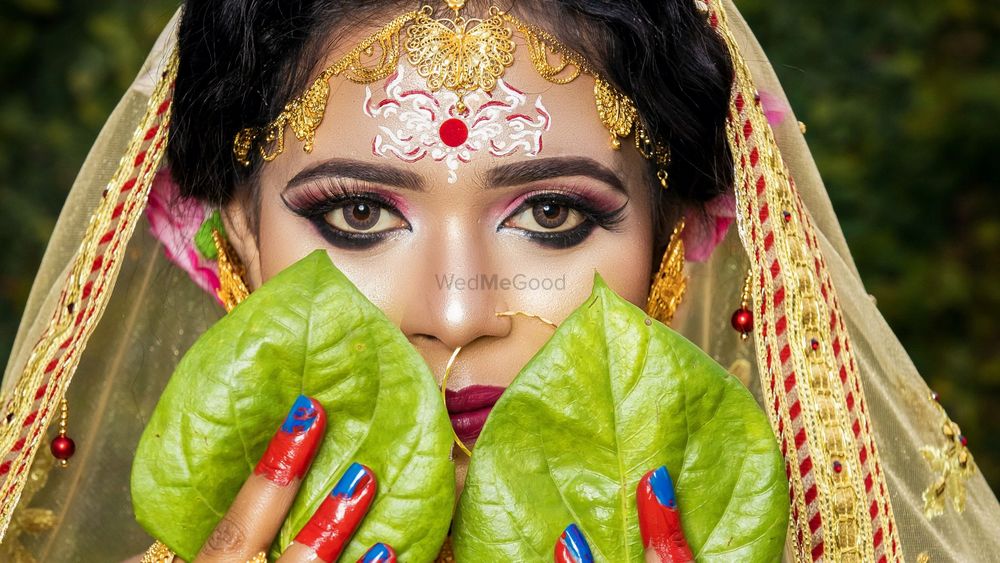 Mou Chakraborty Makeup Artist