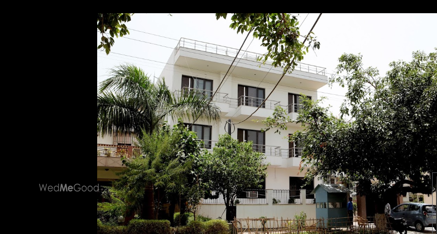 Photo By Hollyhocks Residency - Venues