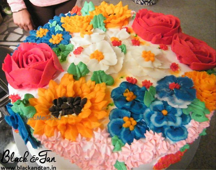 Photo By Black & Tan - Cake