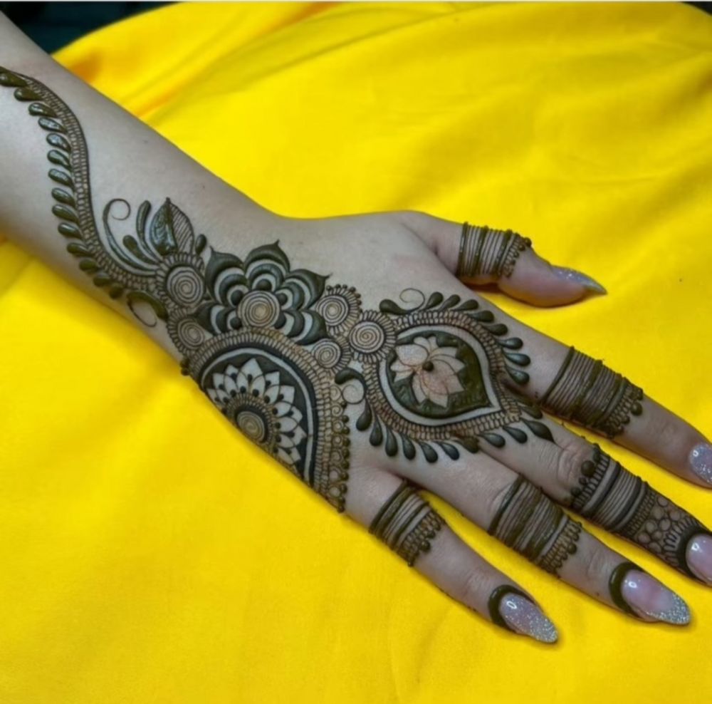 Photo By Krishna Mehndi Art - Mehendi Artist