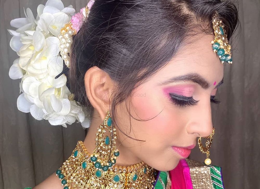 Divya Jain Makeup and Hair Artist
