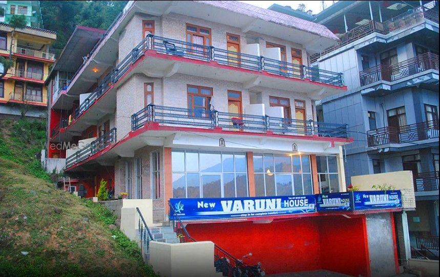 Hotel Varuni