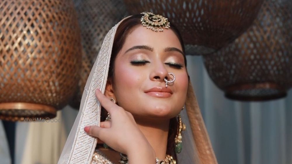Makeup Junkie Mahak