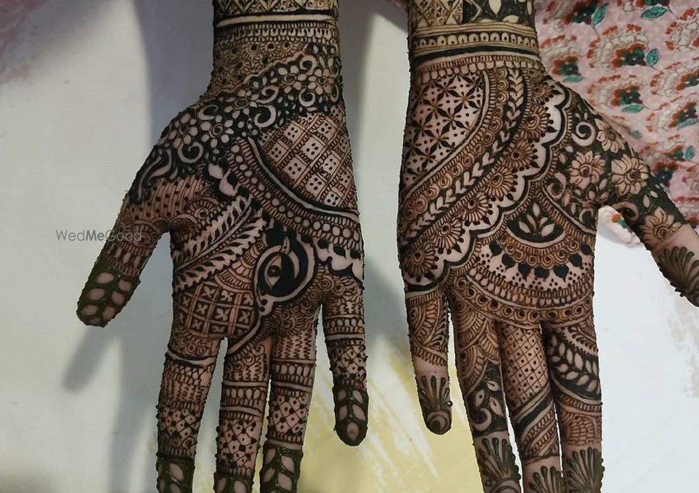 Anmol Mehendi Artist