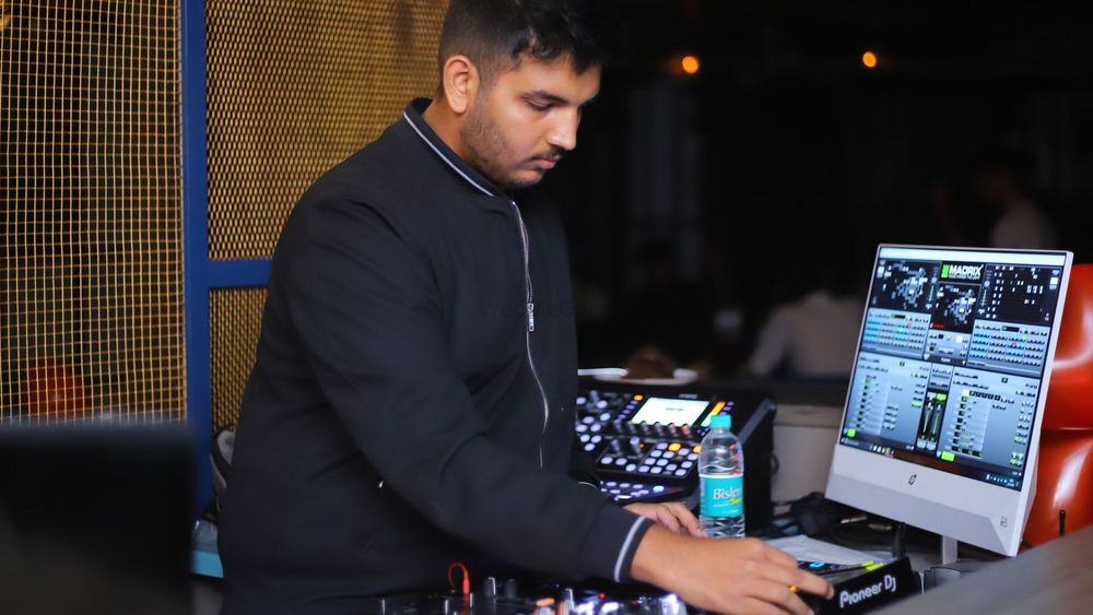 DJ Daksh Hingarh