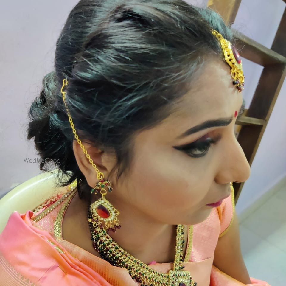 Photo By Aarti Kareliya - Bridal Makeup